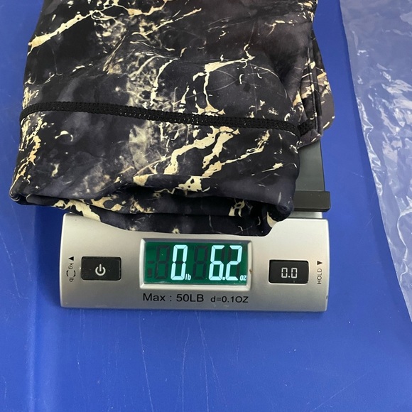 CVG size XS cropped gold marble leggings‎ - Picture 6 of 6